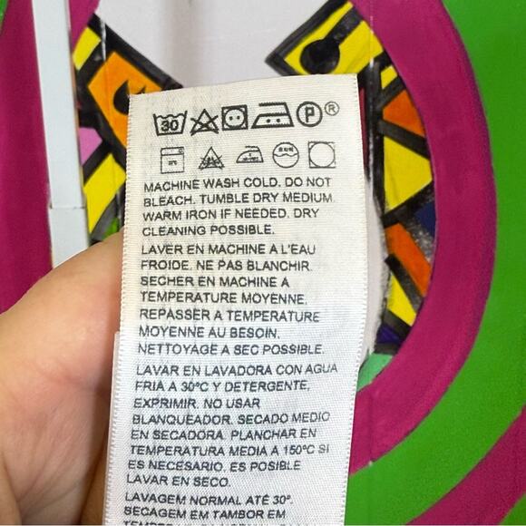 Levi's Blue Jean Shorts with Distressing. Size 25 High Rise. Excellent condition - Picture 8 of 9